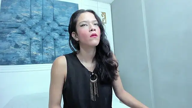 LunaWarner18 online show from March 2026 01:00:02 PM