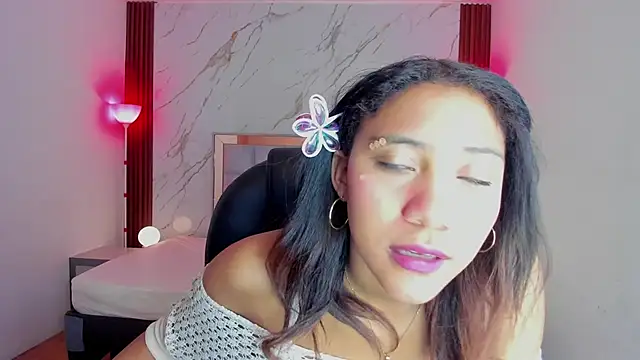 Snapshot of EsperanzaMora chatting on May 2026 12:02:01 PM EsperanzaMora online show from May 2026 12:02:01 PM