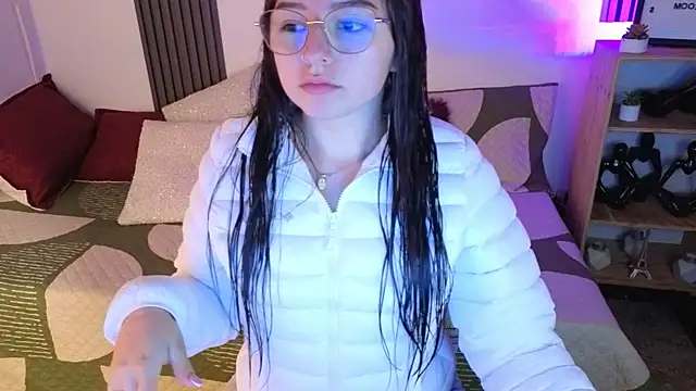 Snapshot of Evelyn_Liss chatting on April 2026 12:28:02 PM Evelyn Liss online show from April 2026 12:28:02 PM