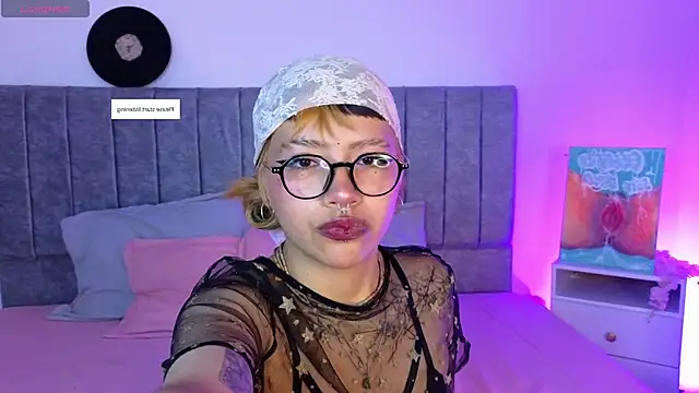 Luna Blooms online show from March 2026 11:32:02 AM