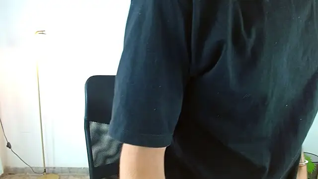 Snapshot of maax_18 chatting on March 2026 01:34:01 PM maax 18 online show from March 2026 01:34:01 PM