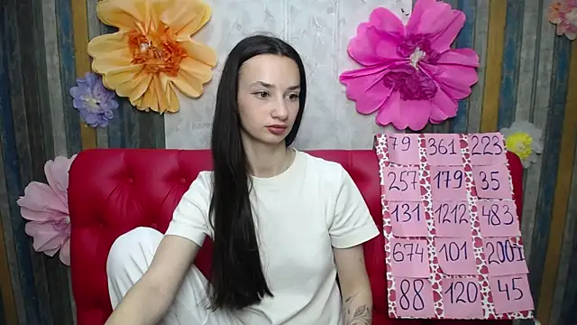 Je55icaBreeze online show from May 2026 05:14:02 AM