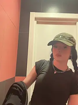 Flora Ray online show from April 2026 01:17:02 PM