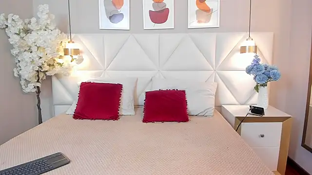 Hanna  mitsury  online show from April 2026 12:14:02 PM