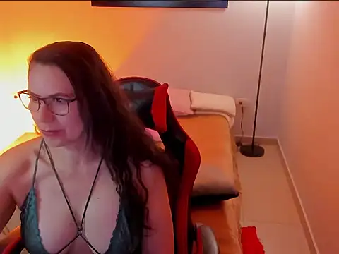 Snapshot of jazmin_steele chatting on April 2026 01:23:01 PM jazmin steele online show from April 2026 01:23:01 PM