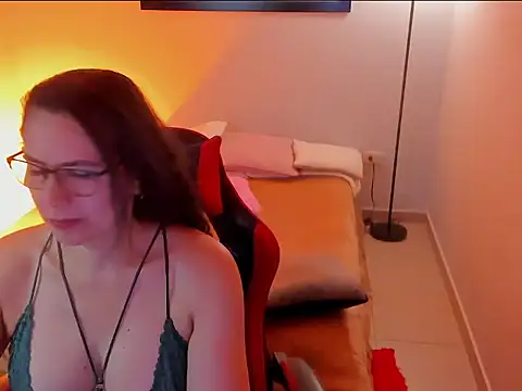 Snapshot of jazmin_steele chatting on April 2026 01:41:01 PM jazmin steele online show from April 2026 01:41:01 PM