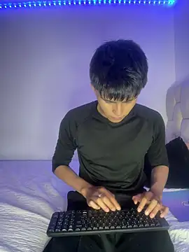 LYAN DYLAN online show from March 2026 10:15:01 PM