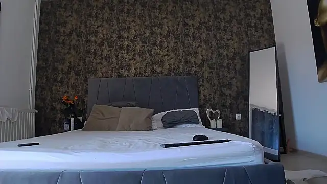 I amAhille online show from April 2026 12:13:01 PM