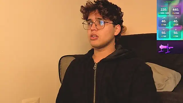 Snapshot of hornsgoat_ chatting on April 2026 02:37:02 PM hornsgoat online show from April 2026 02:37:02 PM