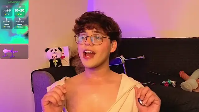 Snapshot of hornsgoat_ chatting on April 2026 08:31:01 PM hornsgoat online show from April 2026 08:31:01 PM