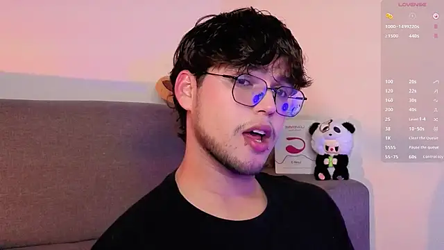 Snapshot of hornsgoat_ chatting on April 2026 09:26:02 PM hornsgoat online show from April 2026 09:26:02 PM