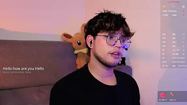 Snapshot of hornsgoat_ chatting on April 2026 09:39:33 PM hornsgoat online show from April 2026 09:39:33 PM