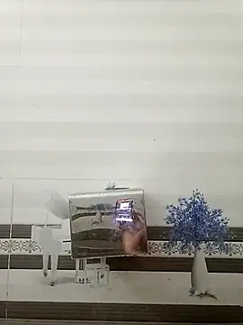 Lily Daisy online show from April 2026 07:01:02 PM