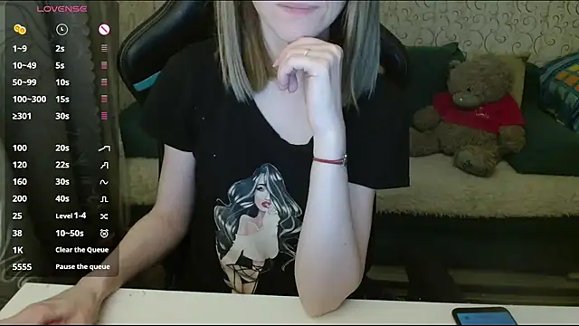 Snapshot of Ricky_Chadwick_ chatting on April 2026 05:21:02 PM Ricky Chadwick online show from April 2026 05:21:02 PM