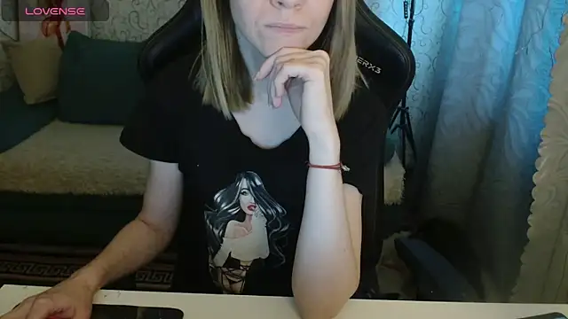 Snapshot of Ricky_Chadwick_ chatting on April 2026 04:03:01 PM Ricky Chadwick online show from April 2026 04:03:01 PM