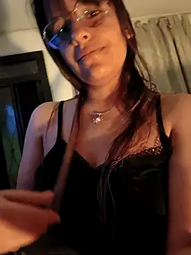 Ivvy Bloom online show from April 2026 11:53:01 PM