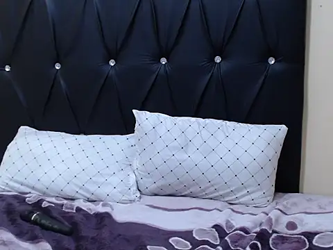 butterflybooty68 online show from April 2026 09:04:01 AM