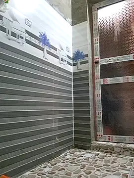 Snapshot of Sin-e chatting on April 2026 06:05:02 AM Sin-e online show from April 2026 06:05:02 AM