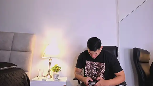 Chriss Diamond online show from July 2026 08:35:01 PM