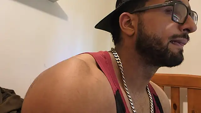 Snapshot of robin103666 chatting on March 2026 06:25:01 AM robin103666 online show from March 2026 06:25:01 AM