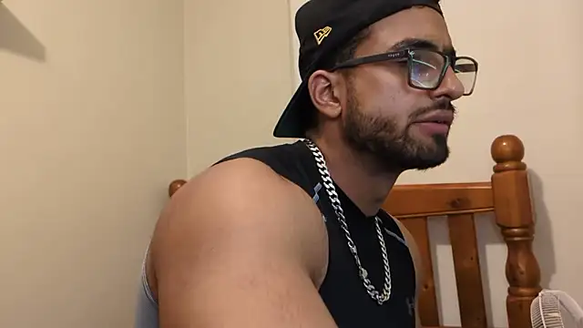 Snapshot of robin103666 chatting on April 2026 01:41:01 PM robin103666 online show from April 2026 01:41:01 PM