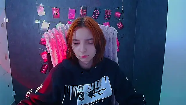 Snapshot of Butterfly_Milly chatting on April 2026 06:00:02 AM Butterfly Milly online show from April 2026 06:00:02 AM