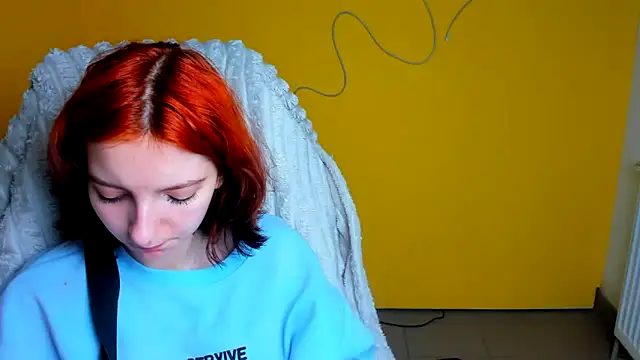 Snapshot of Butterfly_Milly chatting on May 2026 06:32:01 AM Butterfly Milly online show from May 2026 06:32:01 AM
