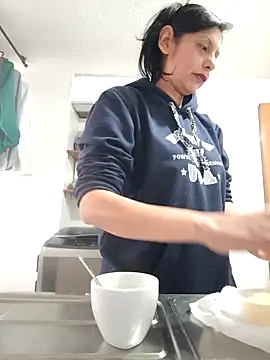 Snapshot of SamanthaRosse01_ chatting on April 2026 02:14:02 PM SamanthaRosse01 online show from April 2026 02:14:02 PM