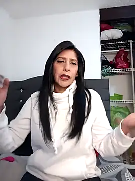 Snapshot of SamanthaRosse01_ chatting on April 2026 04:18:01 PM SamanthaRosse01 online show from April 2026 04:18:01 PM