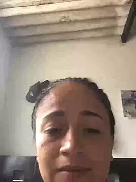 kloeMadels online show from April 2026 05:29:01 PM