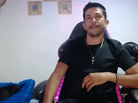 21Latinlover online show from April 2026 04:12:01 AM