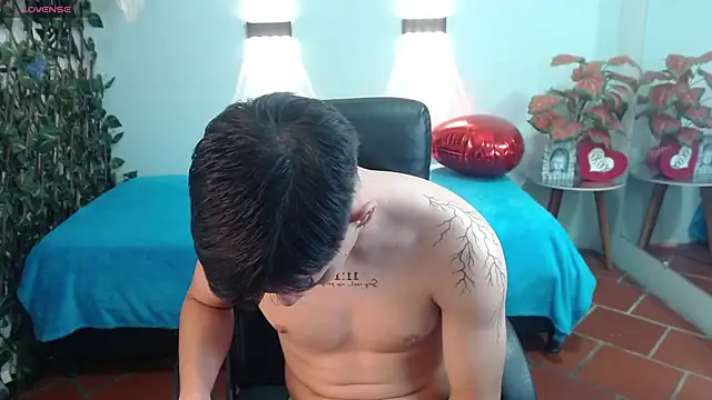 RoaSexi25 online show from April 2026 03:24:01 AM