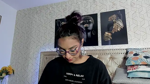 ValeAlvarez  online show from April 2026 04:07:02 PM