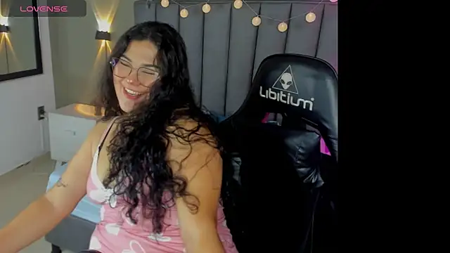 madison abril online show from April 2026 02:34:02 AM