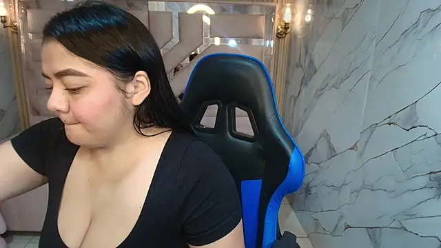 luna  r  online show from April 2026 03:04:02 AM