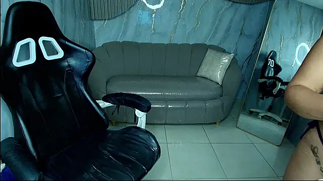 luna  r  online show from May 2026 08:24:02 PM