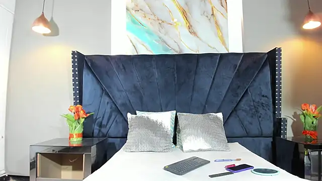 Snapshot of Sara_Hanks chatting on April 2026 02:25:01 PM Sara Hanks online show from April 2026 02:25:01 PM