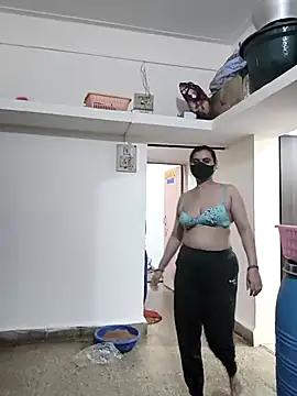 Snapshot of HeartlessGirl chatting on April 2026 03:23:01 PM HeartlessGirl online show from April 2026 03:23:01 PM