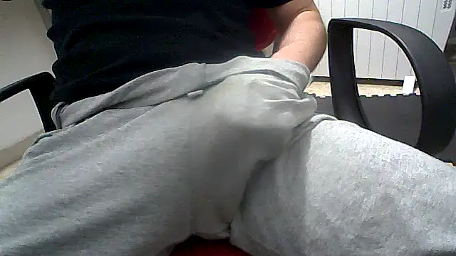 Snapshot of xfri77 chatting on April 2026 11:02:02 PM xfri77 online show from April 2026 11:02:02 PM