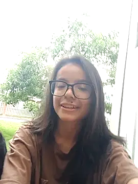 Snapshot of coffeeandbread chatting on April 2026 05:32:02 PM coffeeandbread online show from April 2026 05:32:02 PM