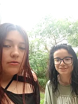 Snapshot of coffeeandbread chatting on April 2026 05:32:02 PM coffeeandbread online show from April 2026 05:32:02 PM