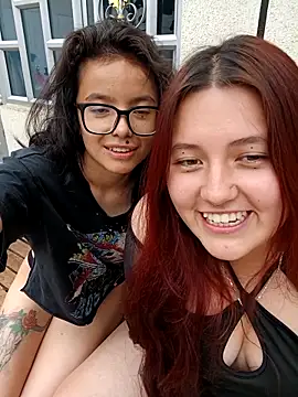 Snapshot of coffeeandbread chatting on April 2026 07:58:02 PM coffeeandbread online show from April 2026 07:58:02 PM