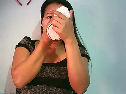 Snapshot of CreamyHotPussy4u chatting on April 2026 06:08:01 AM CreamyHotPussy4u online show from April 2026 06:08:01 AM