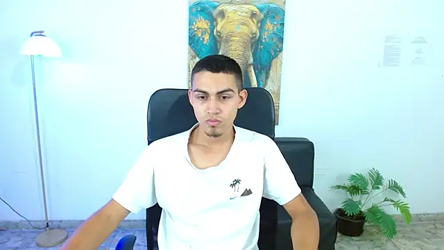 lucass 18 online show from April 2026 08:53:01 PM