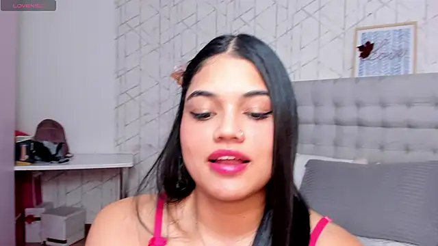 Snapshot of EmiilyGreey chatting on April 2026 03:50:01 PM EmiilyGreey online show from April 2026 03:50:01 PM