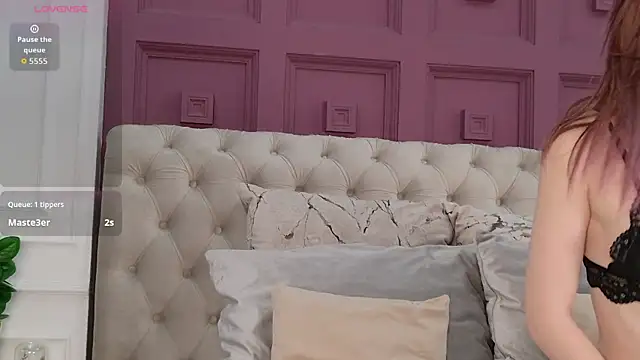 LouiseFleen online show from April 2026 04:46:01 AM