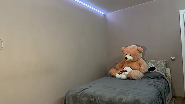 SondraLongest online show from March 2026 05:23:02 PM