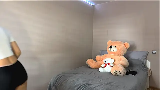 SondraLongest online show from April 2026 08:15:01 AM