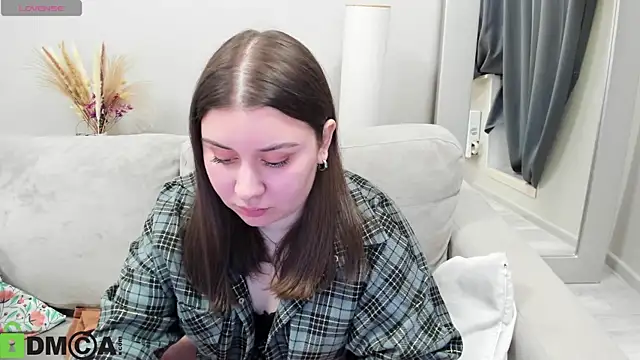 Maya Raay online show from April 2026 02:01:01 AM