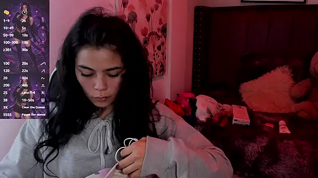 Snapshot of Kikii_1 chatting on April 2026 04:15:02 AM Kikii 1 online show from April 2026 04:15:02 AM